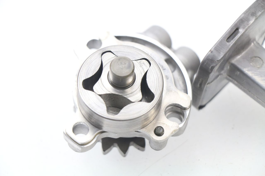 photo de ÖLPUMPE  YAMAHA YZ-F YZF 250 (2007 - 2013) - Technische Nahaufnahme