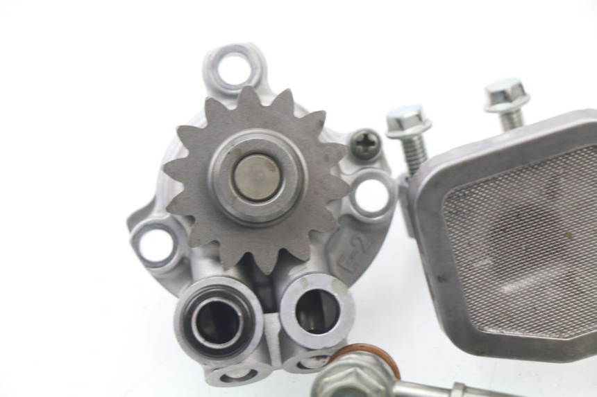 photo de ÖLPUMPE  YAMAHA YZ-F YZF 250 (2007 - 2013) - Details der Befestigungspunkte