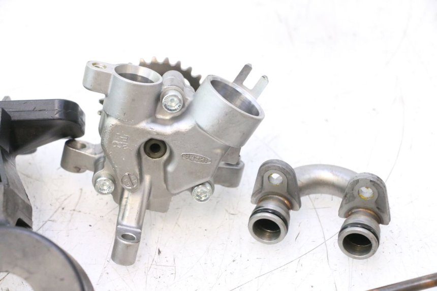 photo de ÖLPUMPE  YAMAHA YZF R6 600 (2008 - 2009) - Kennzeichnungen und Originalreferenzen