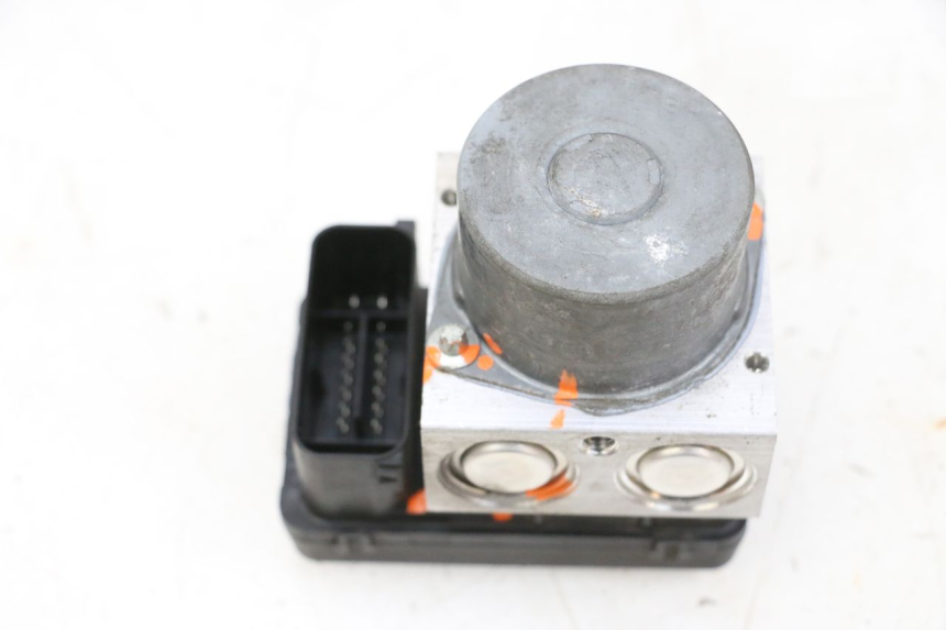 photo de ABS PUMPE SUZUKI BURGMAN 650 (2013 - 2020) - Oberflächenzustand und Material