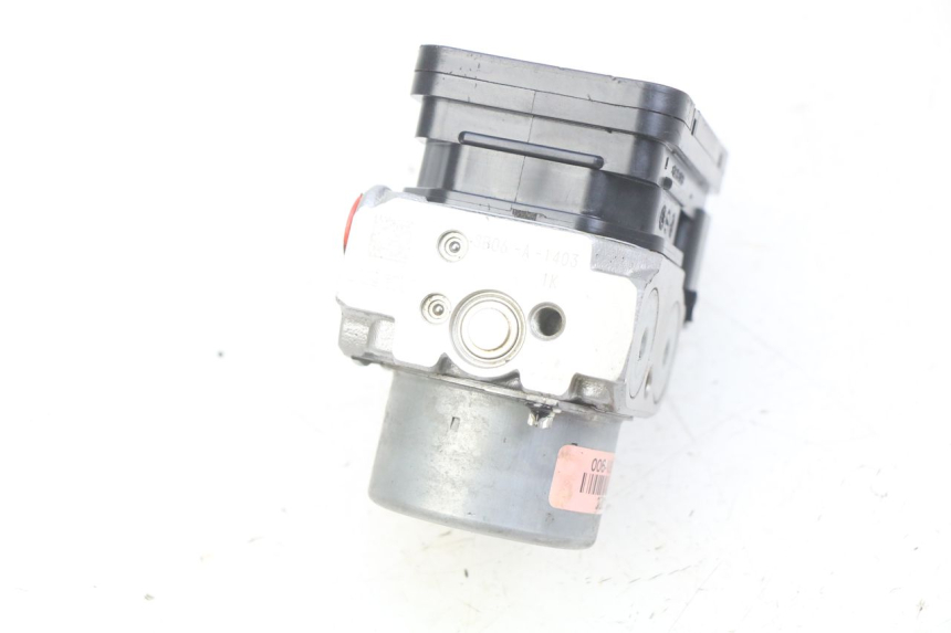 photo de ABS-PUMPE HONDA CB R 1000 (2018 - 2023) - Technische Nahaufnahme