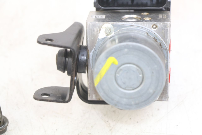 photo de ABS-PUMPE KYMCO DOWNTOWN ABS 125 (2015 - 2017) - Details der Befestigungspunkte