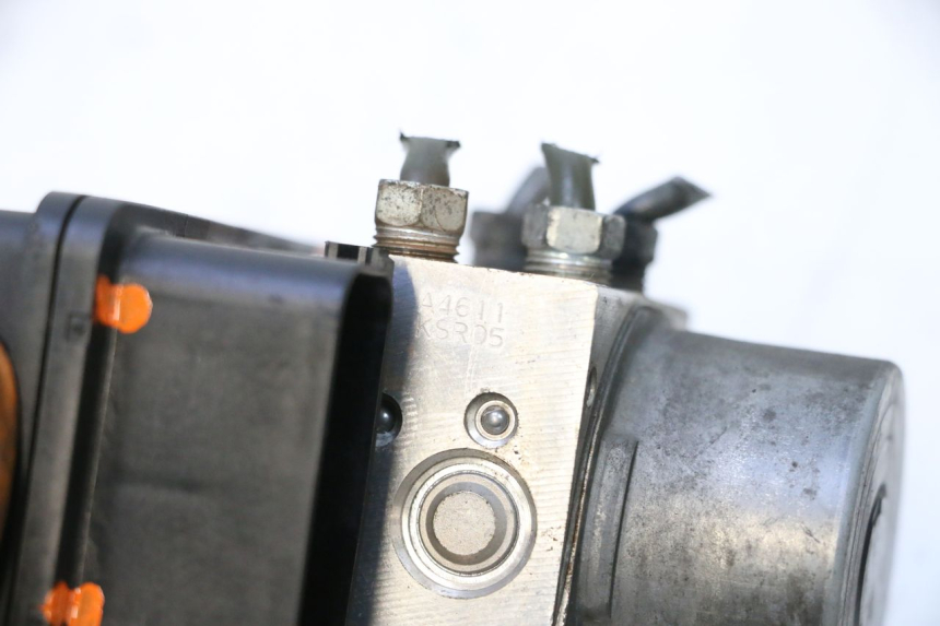 photo de ABS-PUMPE KAWASAKI ER-6 ER6 F ABS 650 (2012 - 2016) - Zoom auf Gebrauchszustand