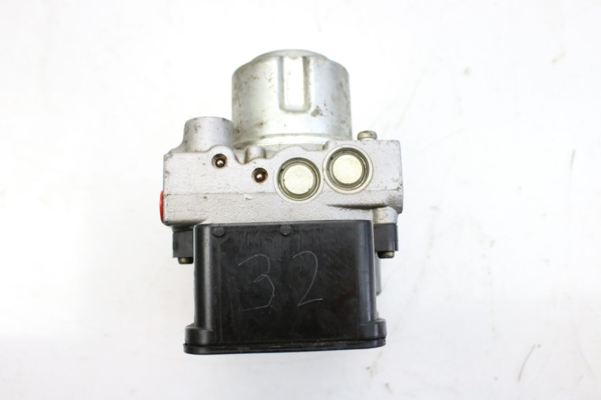 photo de ABS-PUMPE HONDA FES S-WING SWING ABS 125 (2007 - 2015) - Detailansicht des Bauteils