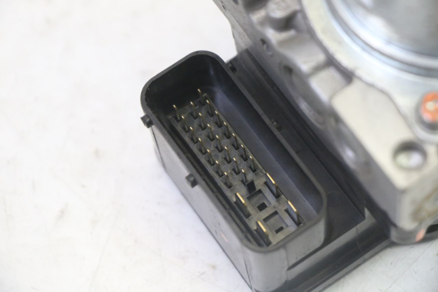 photo de ABS-PUMPE HONDA FES S-WING SWING ABS 125 (2007 - 2015) - Zoom auf Gebrauchszustand