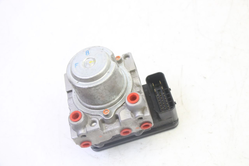 photo de ABS-PUMPE HONDA FES S-WING SWING ABS 125 (2007 - 2015) - Technische Nahaufnahme