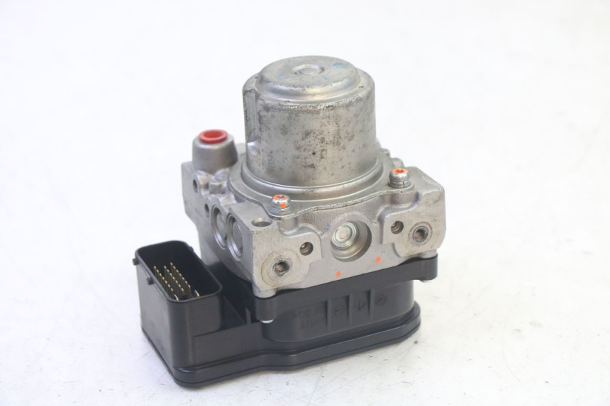 photo de ABS-PUMPE HONDA FES S-WING SWING ABS 125 (2007 - 2015) - Technische Nahaufnahme