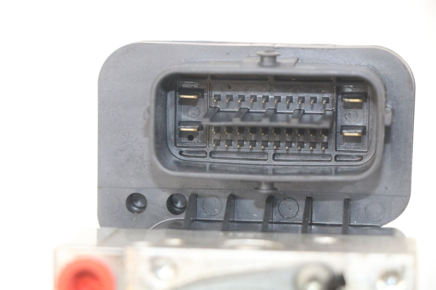 photo de ABS-PUMPE YAMAHA FJR ABS 1300 (2016 - 2020) - Details der Befestigungspunkte