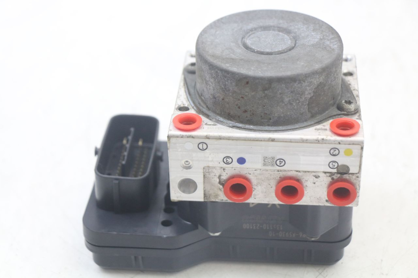 photo de ABS-PUMPE YAMAHA FJR ABS 1300 (2006 - 2012) - Technische Nahaufnahme