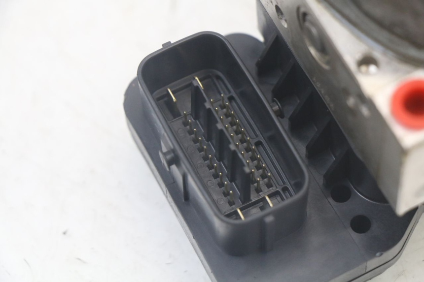 photo de ABS-PUMPE YAMAHA FJR ABS 1300 (2006 - 2012) - Oberflächenzustand und Material