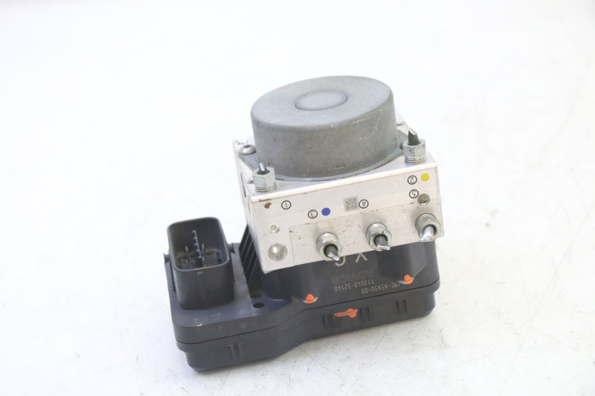 photo de ABS-PUMPE YAMAHA FJR ABS 1300 (2016 - 2020) - Alternative Perspektive