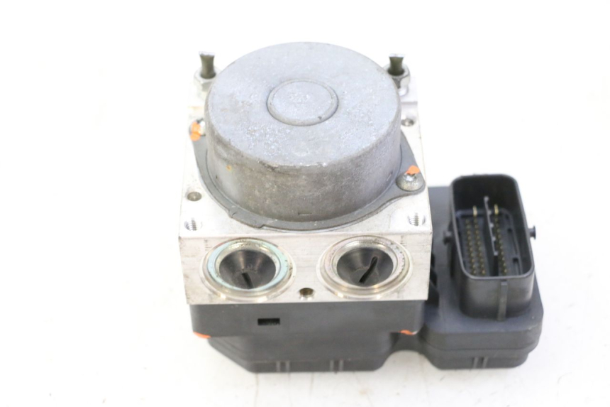 photo de ABS-PUMPE YAMAHA FJR ABS 1300 (2006 - 2012) - Alternative Perspektive