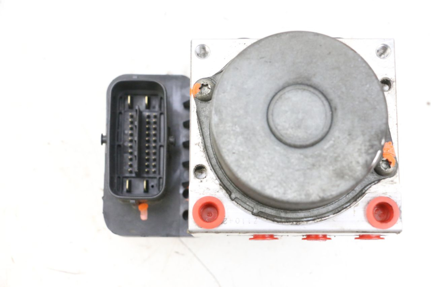 photo de ABS-PUMPE YAMAHA FJR ABS 1300 (2006 - 2012) - Details der Befestigungspunkte