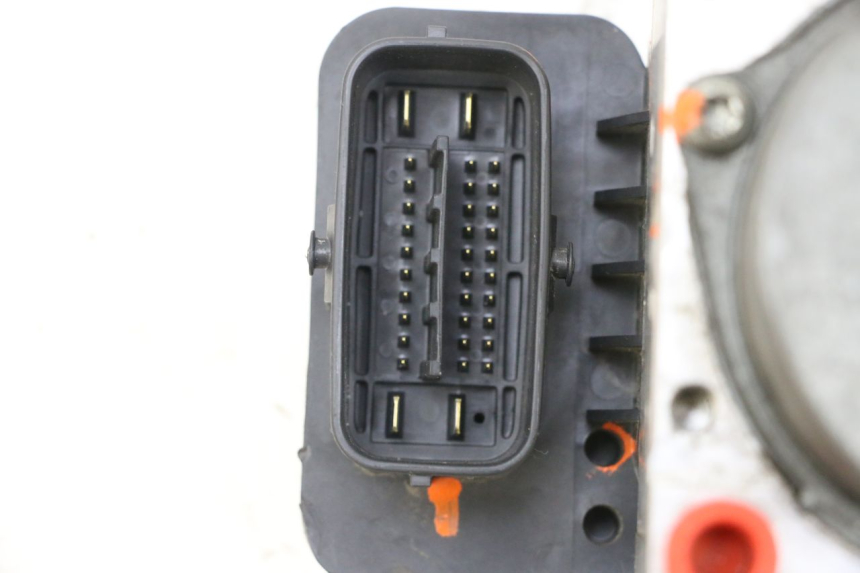 photo de ABS-PUMPE YAMAHA FJR ABS 1300 (2006 - 2012) - Oberflächenzustand und Material