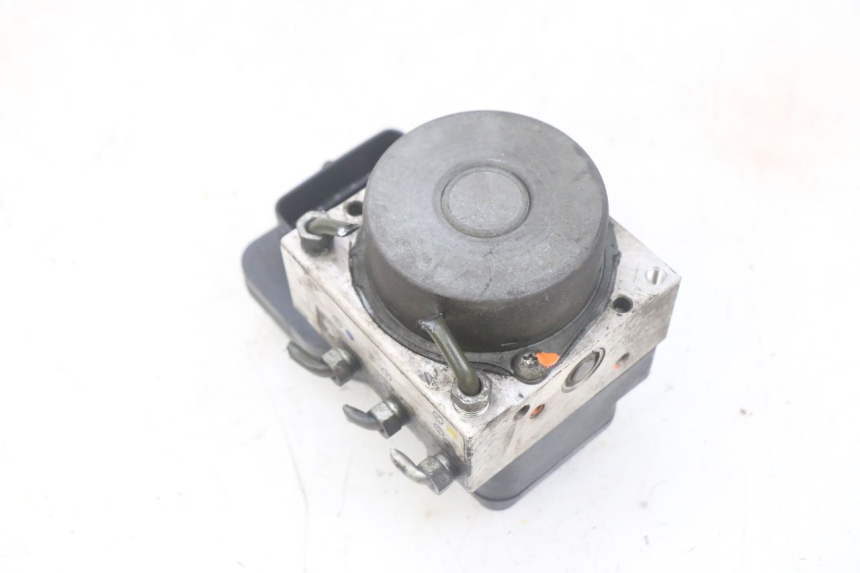 photo de ABS-PUMPE YAMAHA FJR ABS 1300 (2006 - 2012) - Details der Befestigungspunkte