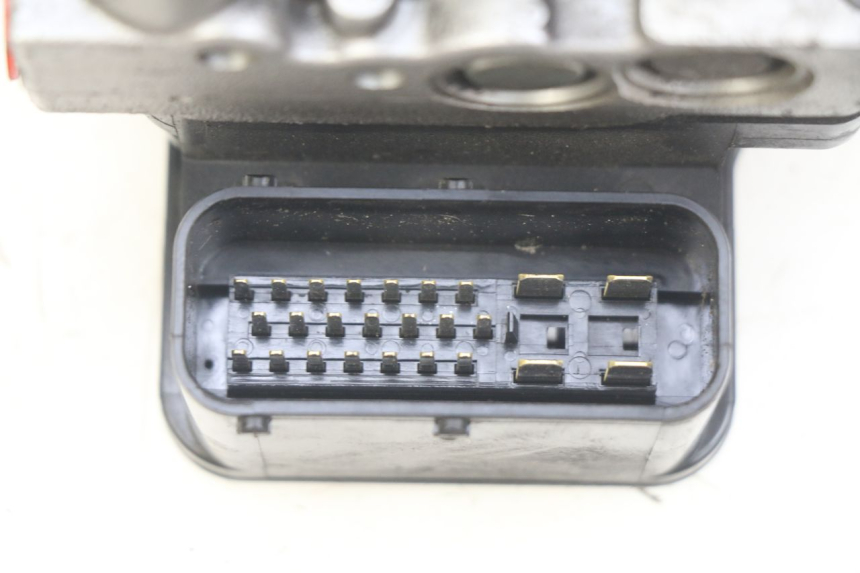 photo de ABS-PUMPE HONDA FJS SILVERWING SILVER WING 400 (2009 - 2016) - Zoom auf Komponenten