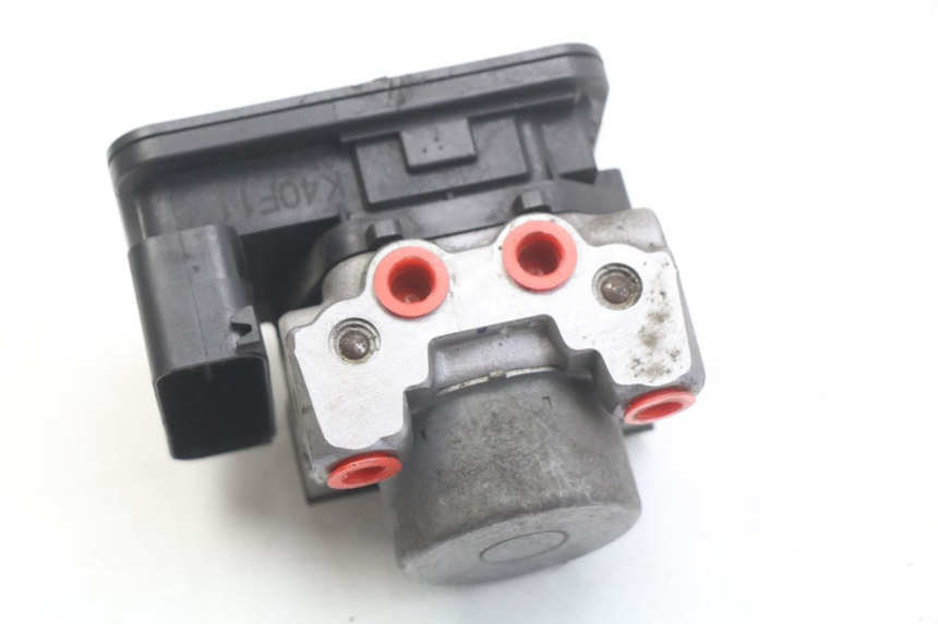photo de ABS-PUMPE HONDA FORZA 125 (2015 - 2016) - Detailansicht des Bauteils