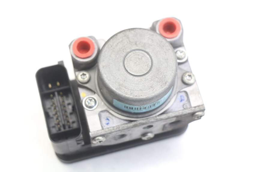 photo de ABS-PUMPE HONDA FORZA 125 (2015 - 2016) - Technische Nahaufnahme