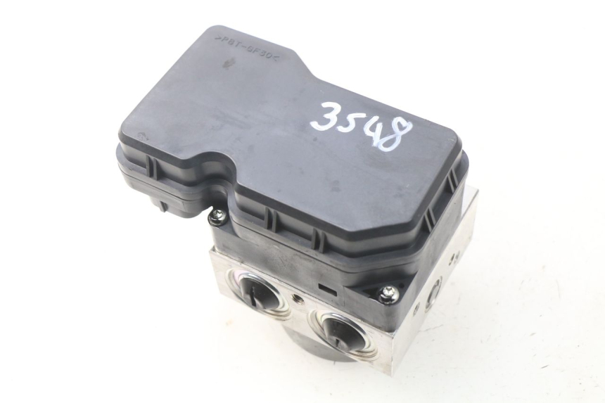 photo de ABS PUMPE YAMAHA FZ8 800 (2010 - 2016) - Zoom auf Gebrauchszustand