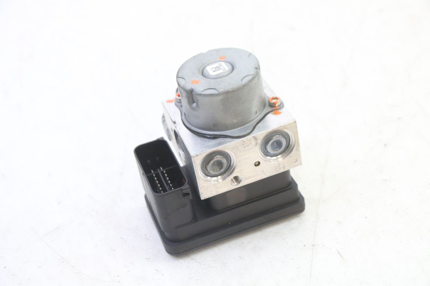 photo de ABS PUMPE BMW G310 R 310 (2016 - 2020) - Alternative Perspektive