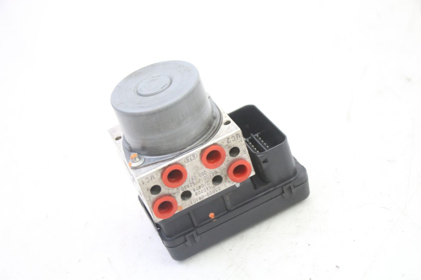 photo de ABS PUMPE SUZUKI GSR 750 (2011 - 2017) - Hauptansicht