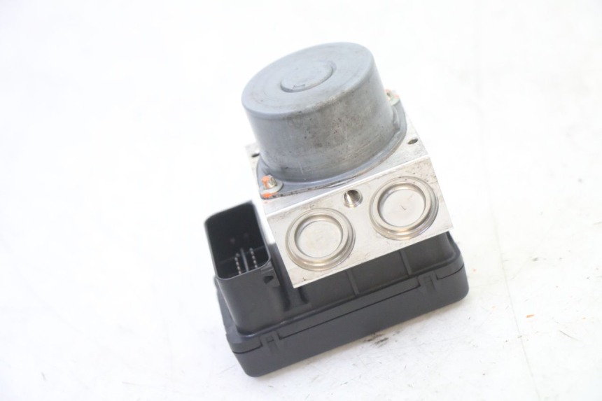 photo de ABS PUMPE SUZUKI GSR 750 (2011 - 2017) - Technische Nahaufnahme