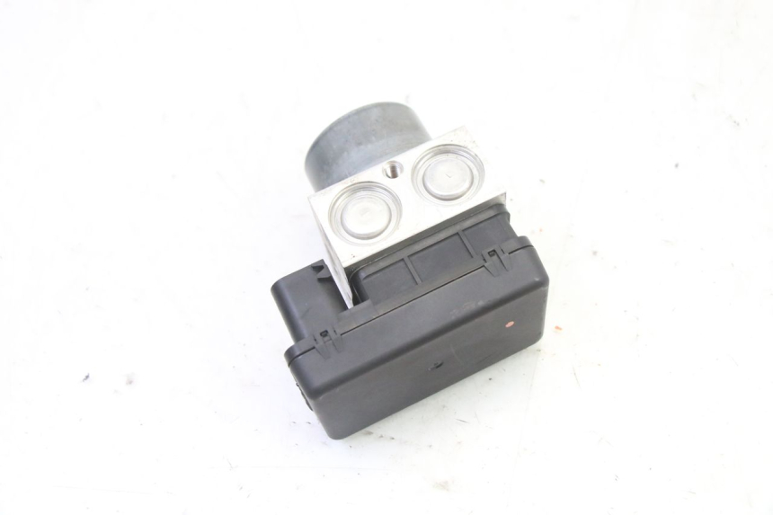 photo de ABS PUMPE SUZUKI GSR 750 (2011 - 2017) - Oberflächenzustand und Material