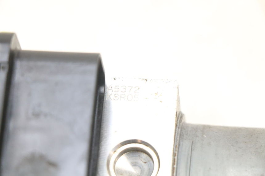 photo de ABS-PUMPE PIAGGIO LIBERTY IGET S 125 (2016 - 2020) - Details der Befestigungspunkte