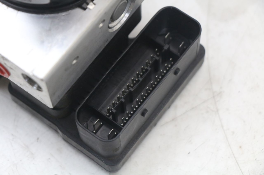 photo de ABS PUMPE PIAGGIO MP3 HPE 350 (2018 - 2020) - Alternative Perspektive