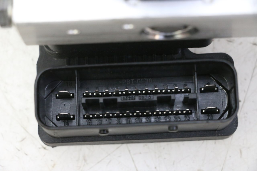 photo de ABS PUMPE PIAGGIO MP3 HPE 310 (2024 - 2025) - Zoom auf Komponenten