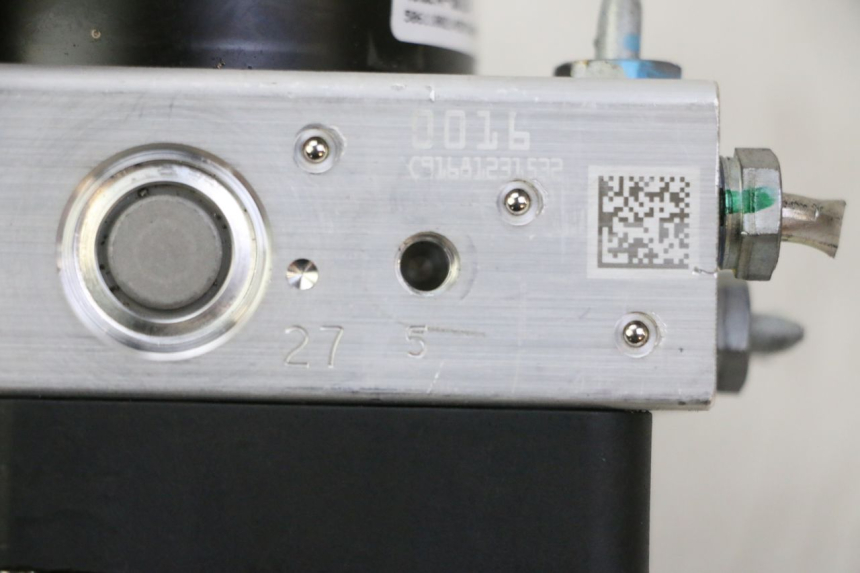 photo de ABS PUMPE PIAGGIO MP3 HPE 310 (2024 - 2025) - Zoom auf Gebrauchszustand