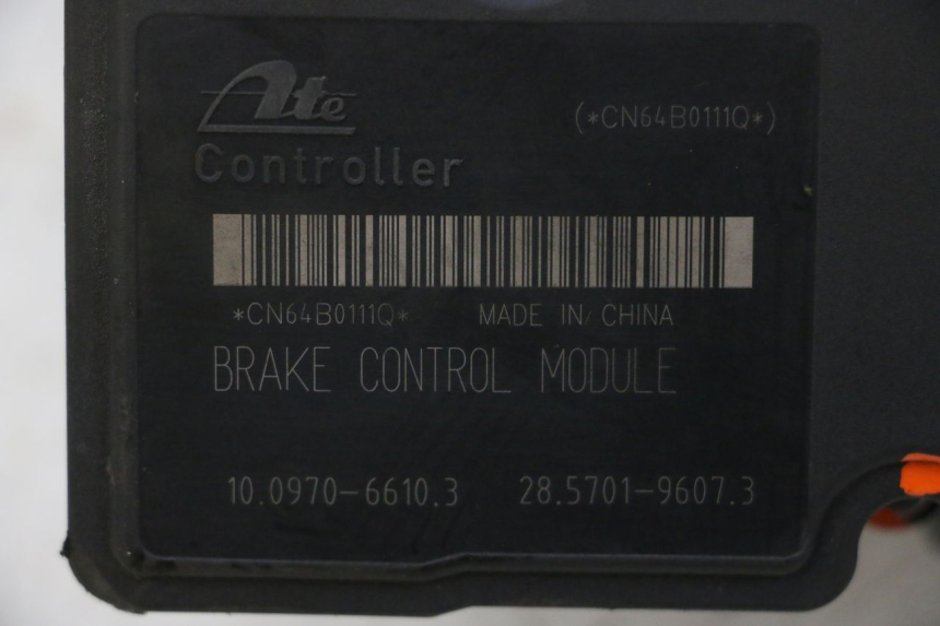 photo de ABS PUMPE PIAGGIO MP3 HPE 310 (2024 - 2025) - Technische Nahaufnahme