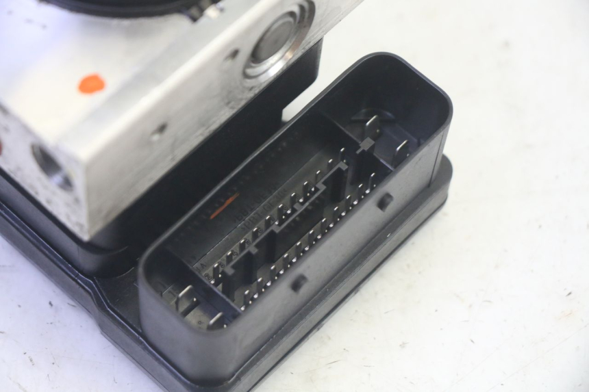 photo de ABS PUMPE PIAGGIO MP3 HPE 350 (2018 - 2020) - Alternative Perspektive