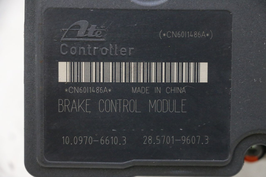 photo de ABS PUMPE PIAGGIO MP3 HPE 300 (2019 - 2026) - Technische Nahaufnahme