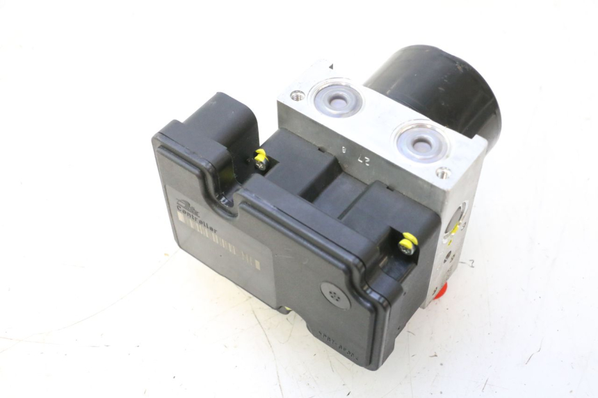 photo de ABS PUMPE PIAGGIO MP3 HPE 530 (2022 - 2026) - Zoom auf Gebrauchszustand