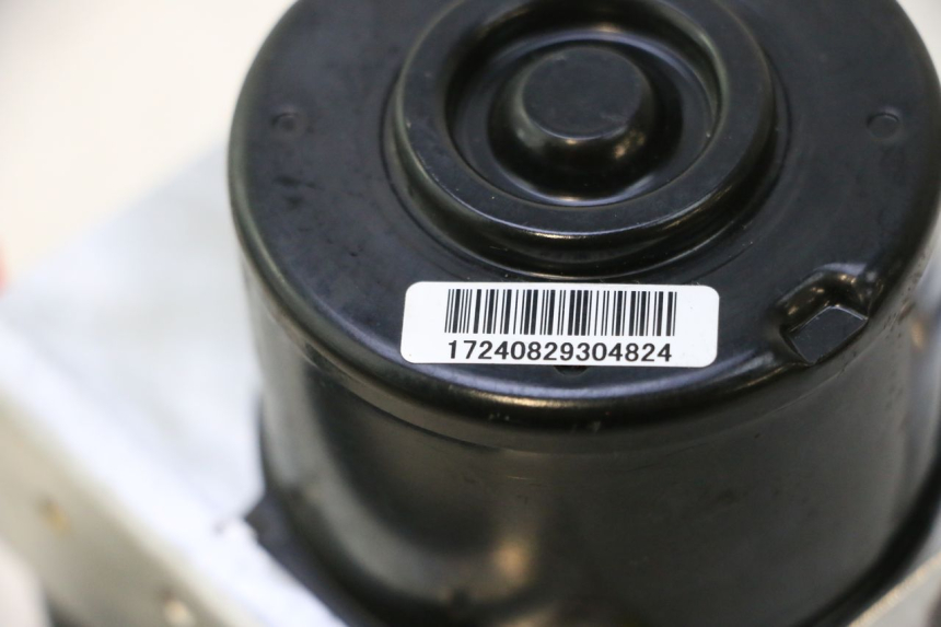 photo de ABS PUMPE PIAGGIO MP3 HPE 530 (2022 - 2026) - Oberflächenzustand und Material