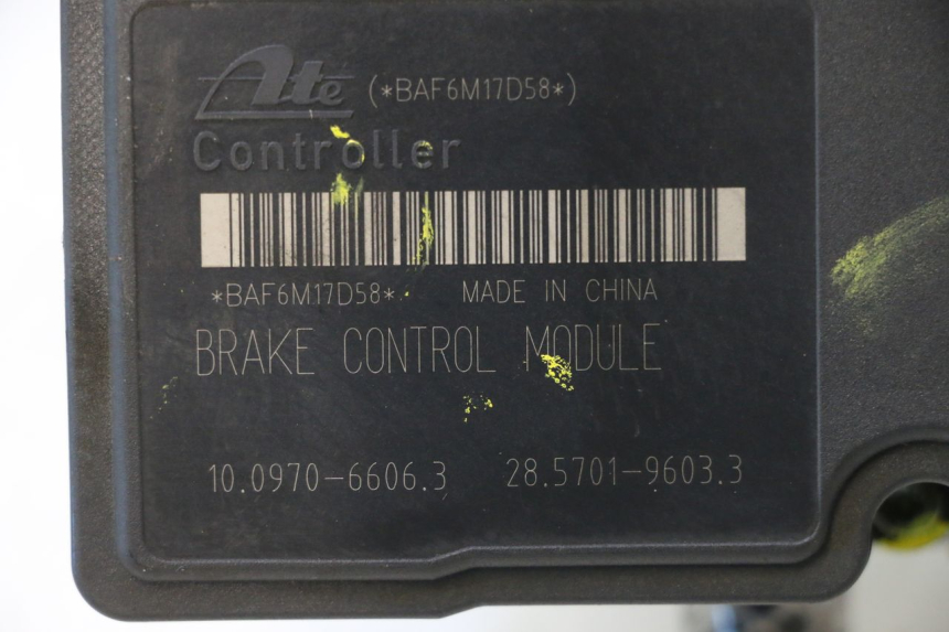 photo de ABS PUMPE PIAGGIO MP3 500 (2016 - 2018) - Alternative Perspektive