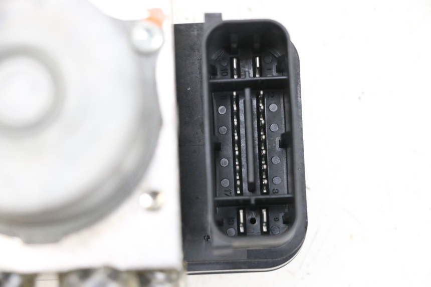 photo de ABS PUMPE YAMAHA MT-07 MT07 ABS 700 (2018 - 2020) - Alternative Perspektive