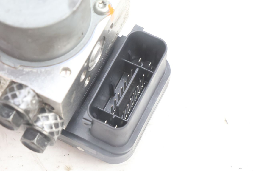 photo de ABS PUMPE YAMAHA N-MAX NMAX 125 (2021 - 2024) - Details der Befestigungspunkte