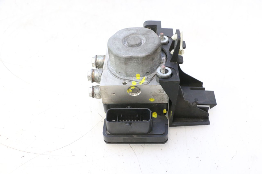 photo de ABS PUMPE HARLEY DAVIDSON ROAD GLIDE FLTRXSE 1920 (2018 - 2022) - Alternativer Blickwinkel