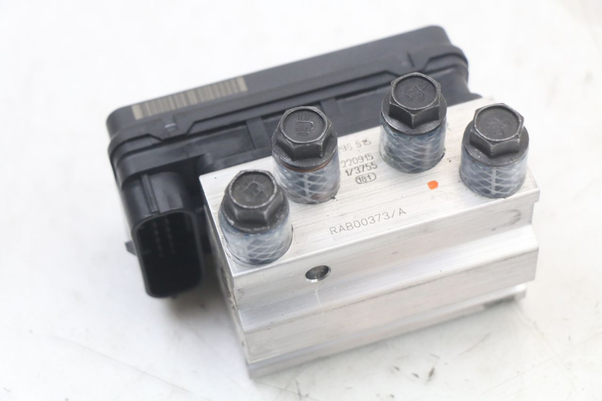 photo de ABS PUMPE ROYAL ENFIELD CONTINENTAL GT 650 (2019 - 2024) - Zoom auf Gebrauchszustand