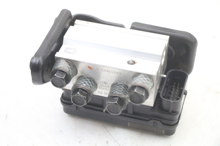 photo de ABS PUMPE ROYAL ENFIELD HYMALAYAN 410 (2016 - 2023) - Hauptansicht