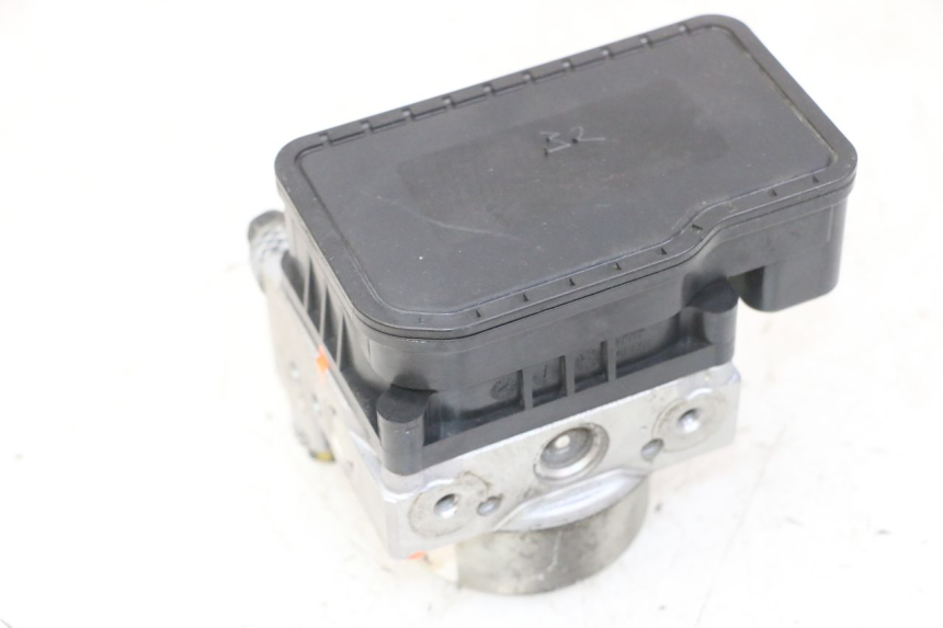 photo de ABS PUMPE PEUGEOT SATELIS 125 (2013 - 2018) - Hauptansicht