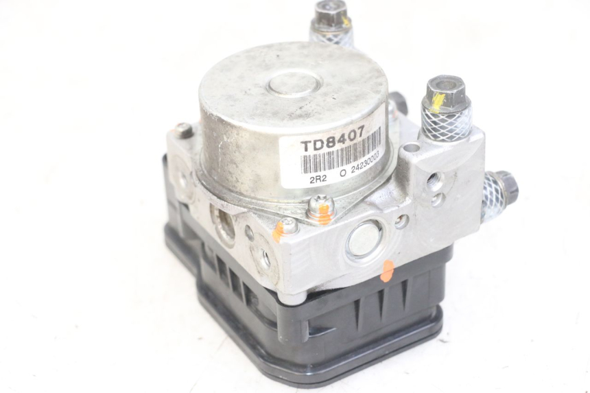 photo de ABS PUMPE PEUGEOT SATELIS 125 (2013 - 2018) - Technische Nahaufnahme