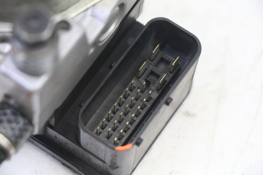 photo de ABS PUMPE PEUGEOT SATELIS 125 (2013 - 2018) - Zoom auf Gebrauchszustand