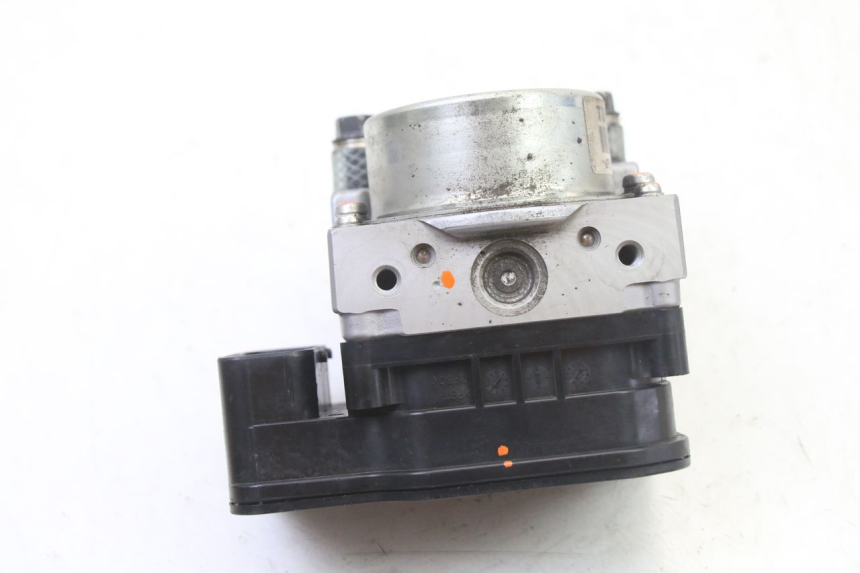 photo de ABS PUMPE PEUGEOT SATELIS 125 (2013 - 2018) - Details der Befestigungspunkte