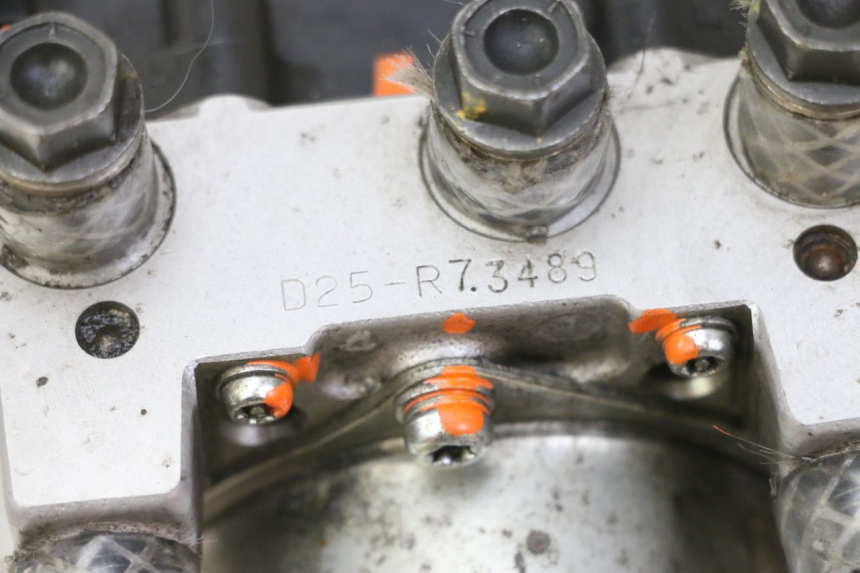 photo de ABS PUMPE PEUGEOT SATELIS 125 (2013 - 2018) - Technische Nahaufnahme