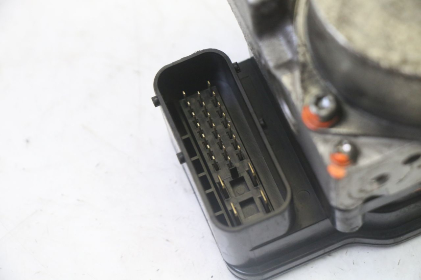 photo de ABS-PUMPE PEUGEOT SATELIS 125 (2010 - 2012) - Zoom auf Gebrauchszustand