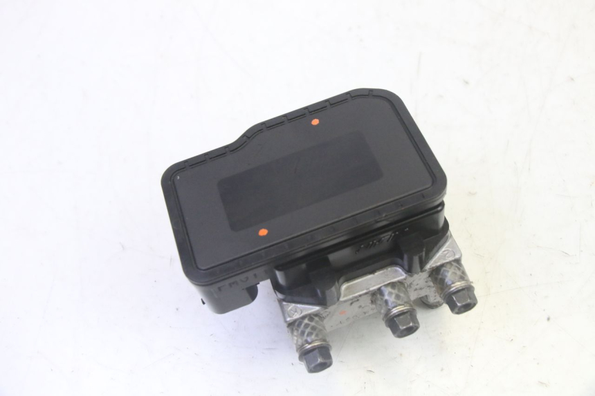 photo de ABS PUMPE PEUGEOT SATELIS 125 (2013 - 2018) - Details der Befestigungspunkte