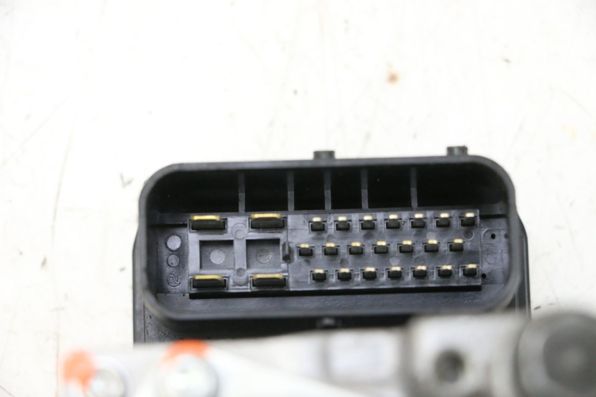 photo de ABS PUMPE PEUGEOT SATELIS 125 (2013 - 2018) - Zoom auf Gebrauchszustand